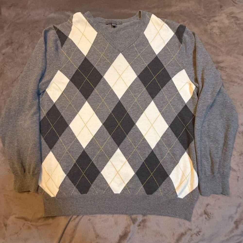 Old Navy grey and black argyle sweater Size XXL - 0246